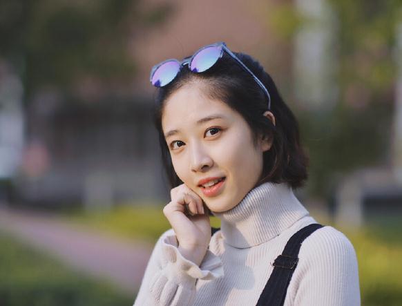 李嘉琪秋日写真 李嘉琪高清写真_李嘉琪高清剧照