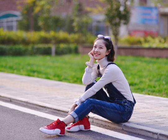 李嘉琪秋日写真 李嘉琪高清写真_李嘉琪高清剧照