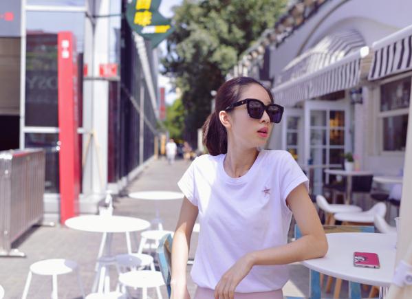 李嘉琪街拍写真 李嘉琪高清写真_李嘉琪高清剧照