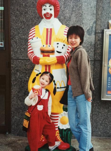 李嘉琪与人合照 李嘉琪高清写真_李嘉琪高清剧照