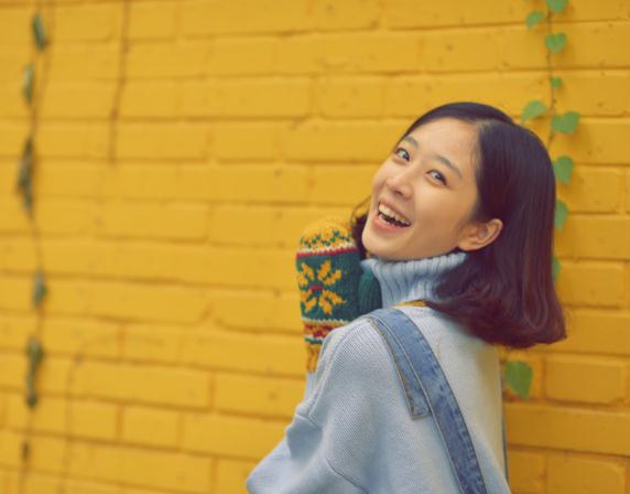 李嘉琪秋日写真 李嘉琪高清写真_李嘉琪高清剧照