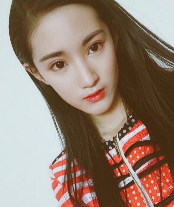 黄诗佳生活照 黄诗佳高清写真_黄诗佳高清剧照