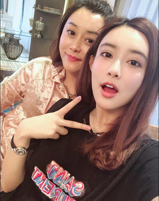 孟子义全家福 孟子义高清写真_孟子义高清剧照