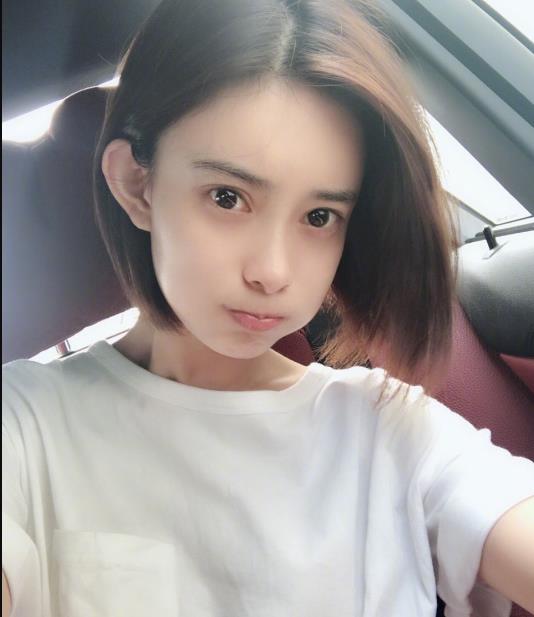 孟子义嘟嘴卖萌照 孟子义高清写真_孟子义高清剧照