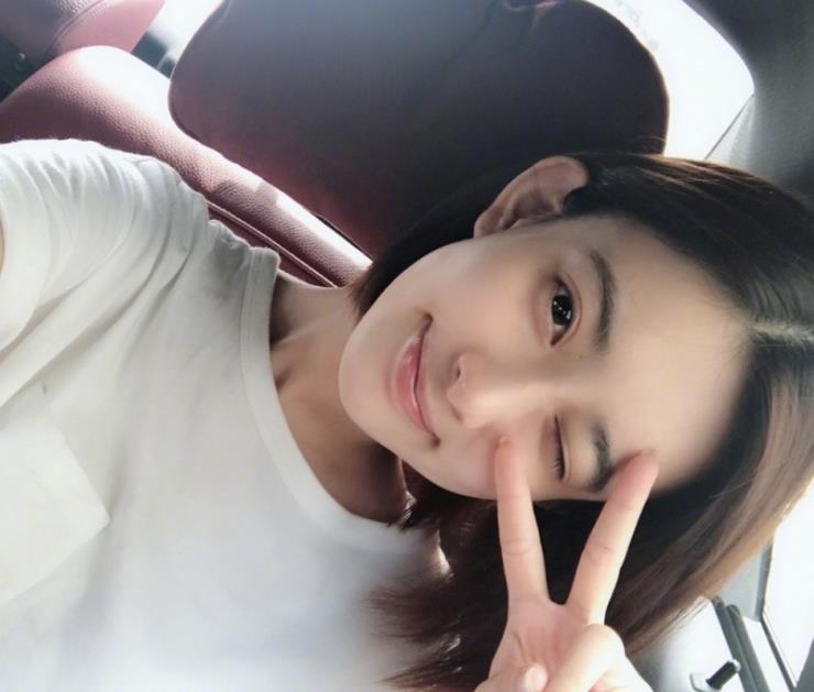 孟子义嘟嘴卖萌照 孟子义高清写真_孟子义高清剧照