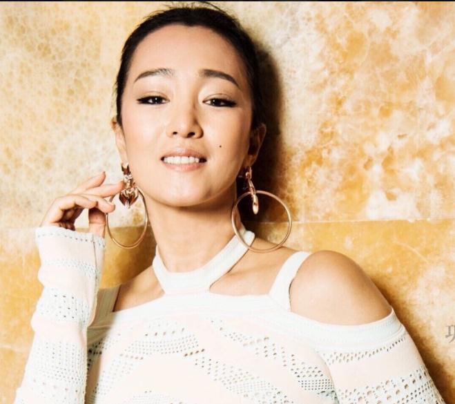 巩俐晚礼服照写真 巩俐高清写真_巩俐高清剧照