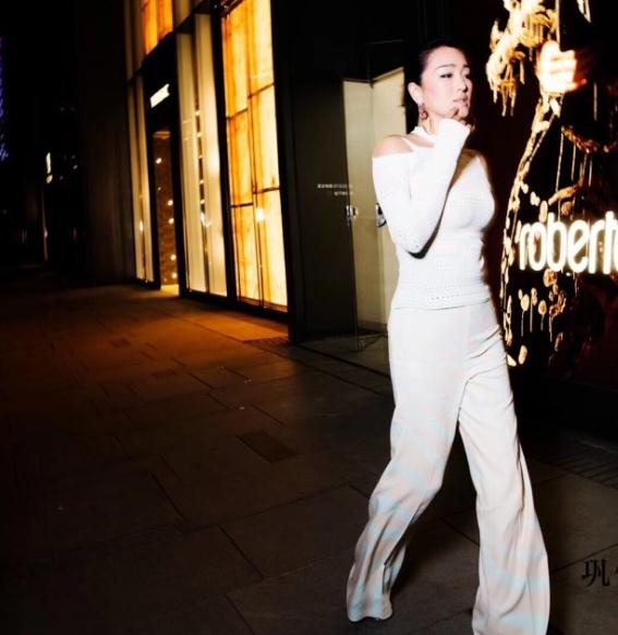 巩俐参加活动写真 巩俐高清写真_巩俐高清剧照