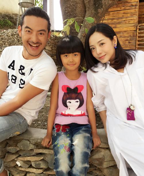 杨紫嫣与人合照 杨紫嫣高清写真_杨紫嫣高清剧照