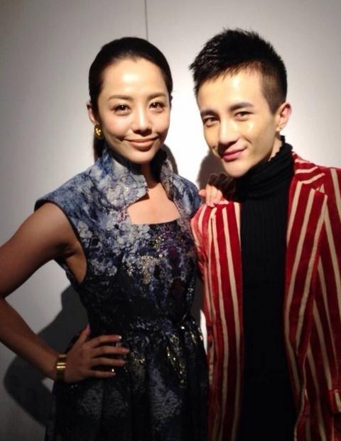 杨紫嫣与人合照 杨紫嫣高清写真_杨紫嫣高清剧照