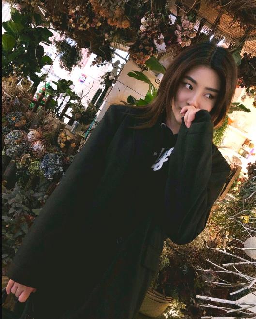 余薇薇唯美大片 余薇薇高清写真_余薇薇高清剧照