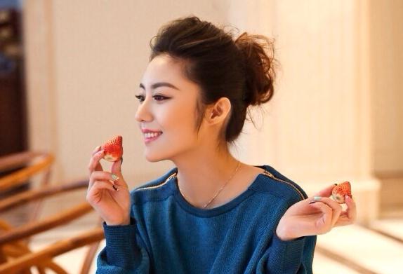 张馨心气质写真 张馨心高清写真_张馨心高清剧照