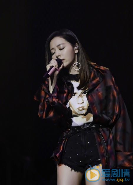 张靓颖舞台照 张靓颖高清写真_张靓颖高清剧照