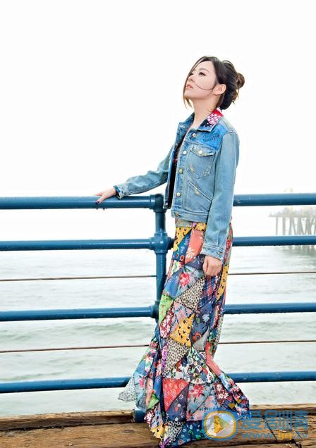 张靓颖街拍写真 张靓颖高清写真_张靓颖高清剧照