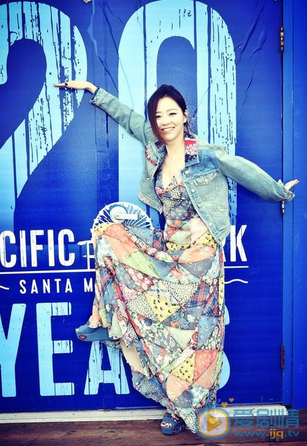 张靓颖街拍写真 张靓颖高清写真_张靓颖高清剧照