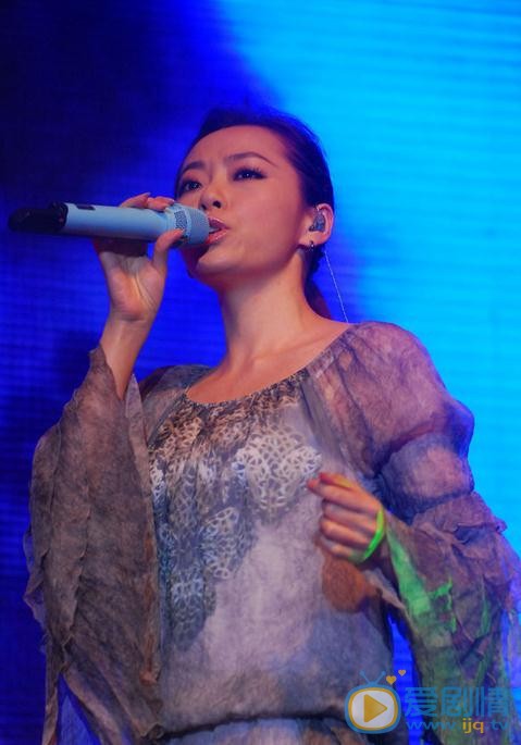 张靓颖舞台照 张靓颖高清写真_张靓颖高清剧照