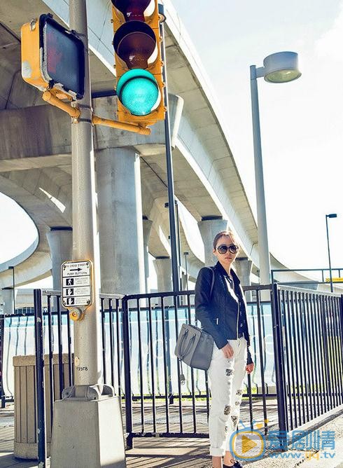 张靓颖街拍写真 张靓颖高清写真_张靓颖高清剧照