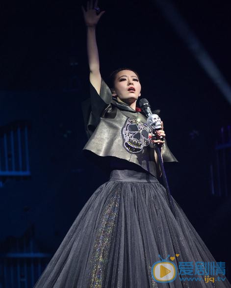 张靓颖世界巡回演唱会 张靓颖高清写真_张靓颖高清剧照
