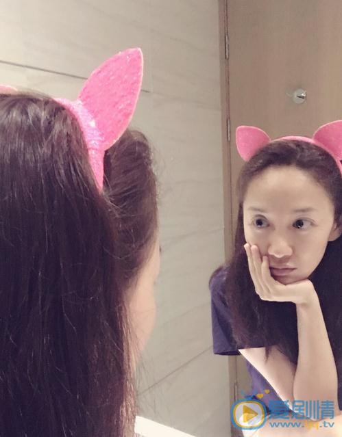 李奕娴与人合照 李奕娴高清写真_李奕娴高清剧照