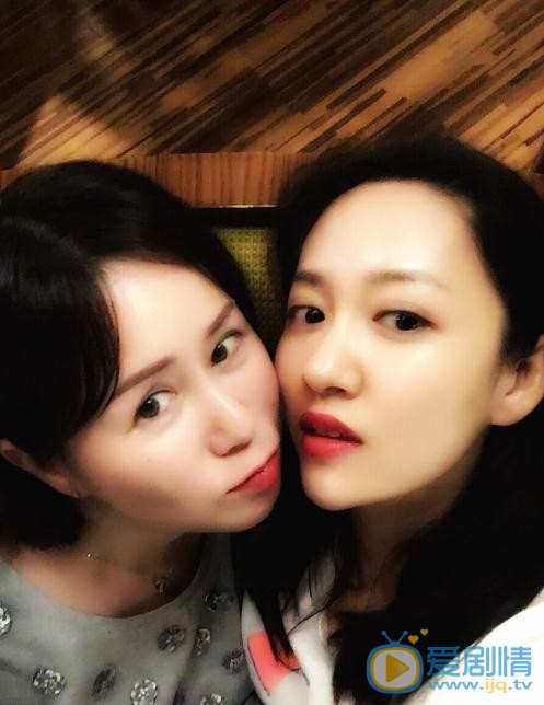李奕娴与人合照 李奕娴高清写真_李奕娴高清剧照