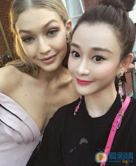 陈昱霖与人合照 陈昱霖高清写真_陈昱霖高清剧照