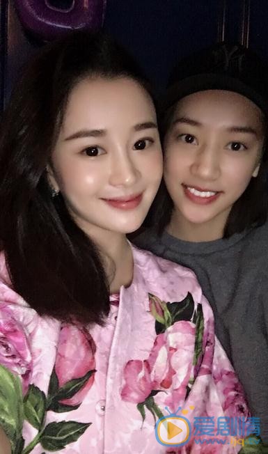 陈昱霖与人合照 陈昱霖高清写真_陈昱霖高清剧照