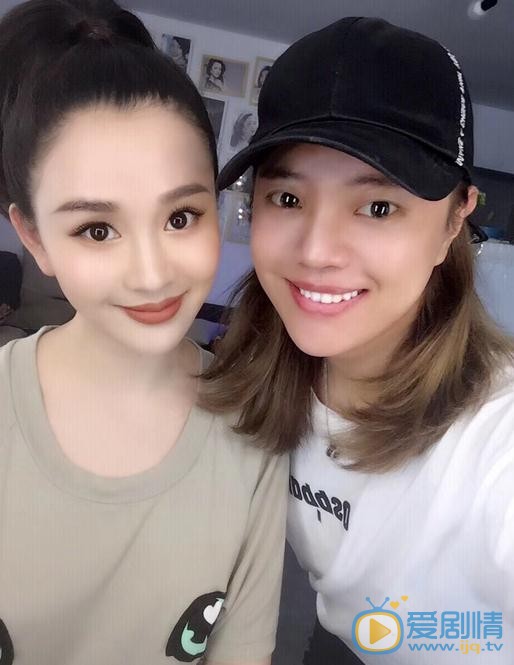 陈昱霖与人合照 陈昱霖高清写真_陈昱霖高清剧照