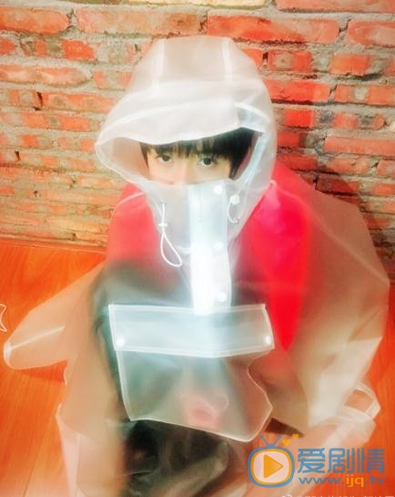 贺峻霖机场照写真 贺峻霖高清写真_贺峻霖高清剧照