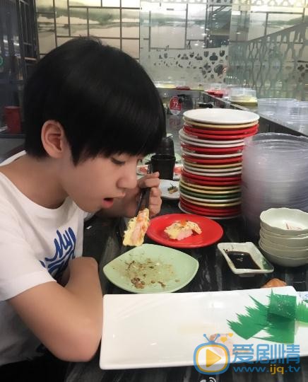 贺峻霖生活照写真 贺峻霖高清写真_贺峻霖高清剧照