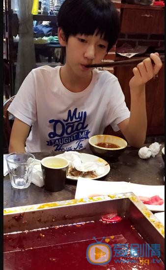 贺峻霖微博配图写真 贺峻霖高清写真_贺峻霖高清剧照