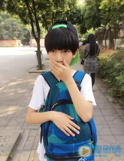 贺峻霖自拍写真 贺峻霖高清写真_贺峻霖高清剧照
