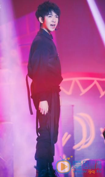贺峻霖演唱会写真 贺峻霖高清写真_贺峻霖高清剧照