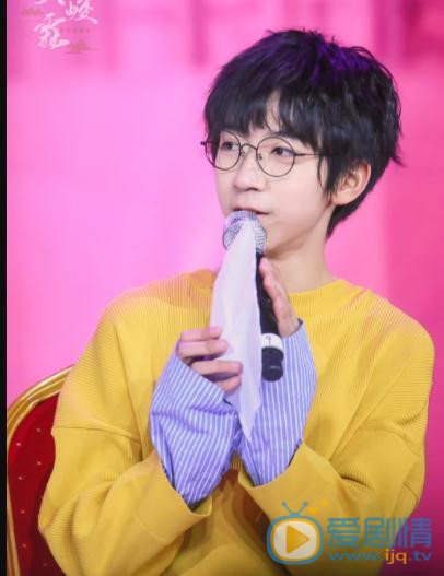 贺峻霖文艺写真 贺峻霖高清写真_贺峻霖高清剧照