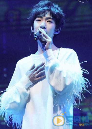 贺峻霖演唱会写真 贺峻霖高清写真_贺峻霖高清剧照