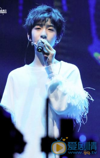 贺峻霖演唱会写真 贺峻霖高清写真_贺峻霖高清剧照