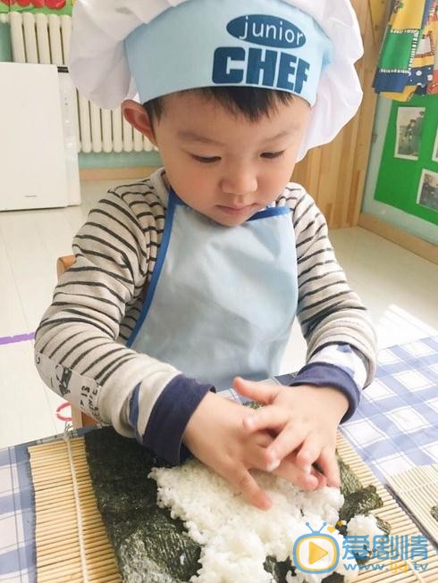 甄锡家人照 甄锡高清写真_甄锡高清剧照