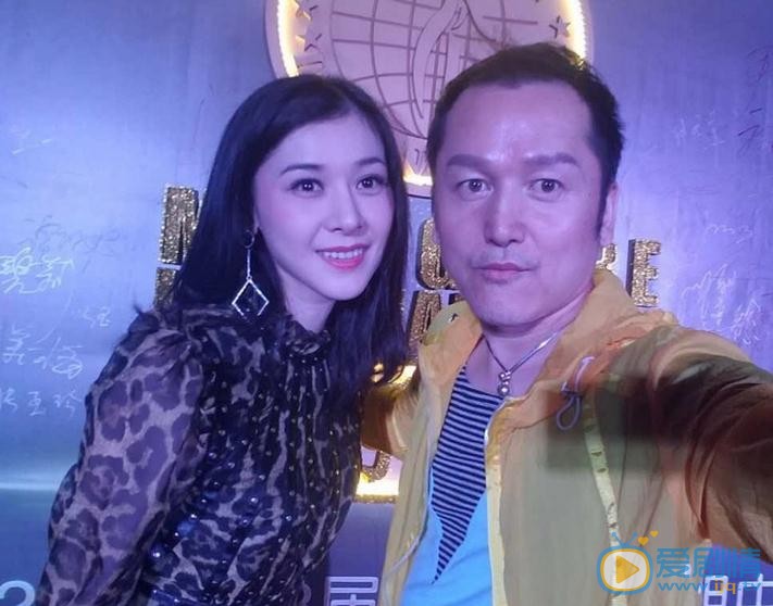 甄锡与人合照 甄锡高清写真_甄锡高清剧照