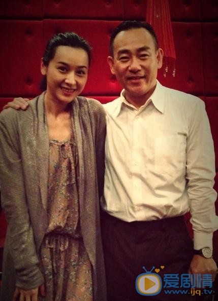 甄锡与人合照 甄锡高清写真_甄锡高清剧照