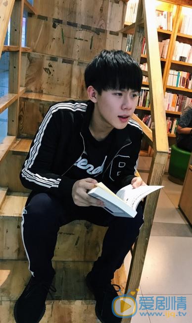 老男孩周洲是谁演的？老男孩周洲扮演者周奇个人资料、写真及生活照欣赏