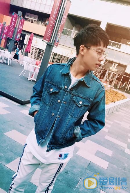 老男孩周洲是谁演的？老男孩周洲扮演者周奇个人资料、写真及生活照欣赏