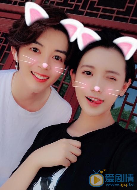 张琳悦与人合照 张琳悦高清写真_张琳悦高清剧照