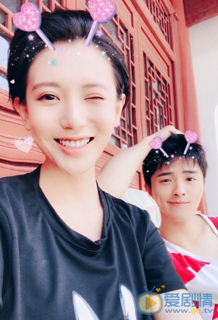 张琳悦与人合照 张琳悦高清写真_张琳悦高清剧照