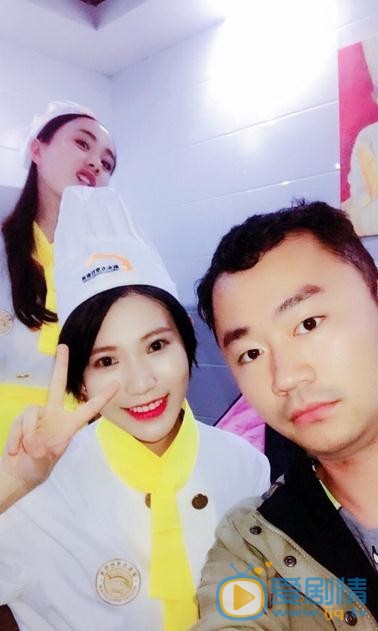 张琳悦与人合照 张琳悦高清写真_张琳悦高清剧照