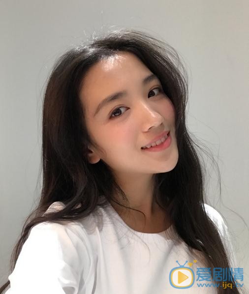 代露娃生活照 代露娃高清写真_代露娃高清剧照
