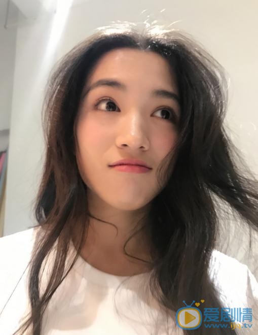 代露娃生活照 代露娃高清写真_代露娃高清剧照