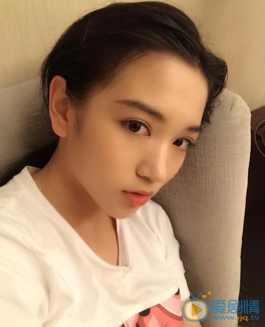 代露娃生活照 代露娃高清写真_代露娃高清剧照