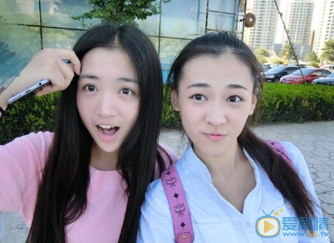 代露娃与人合照 代露娃高清写真_代露娃高清剧照