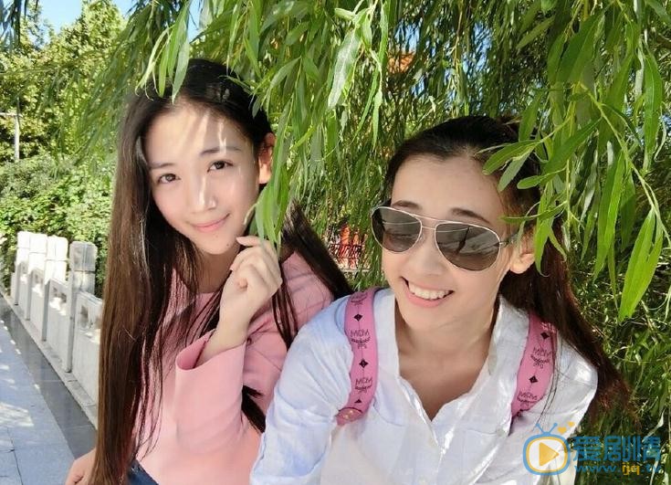 代露娃与人合照 代露娃高清写真_代露娃高清剧照