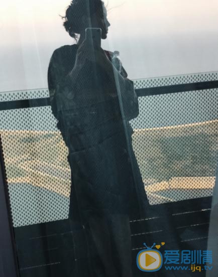 梅宝莱高清写真_梅宝莱高清剧照