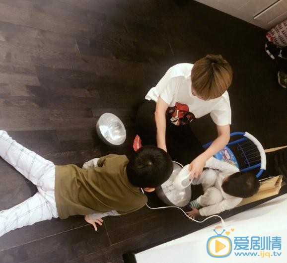 谢楠好友合照写真 谢楠高清写真_谢楠高清剧照