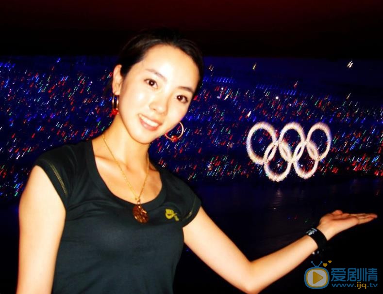 李思思主持节目照 李思思高清写真_李思思高清剧照